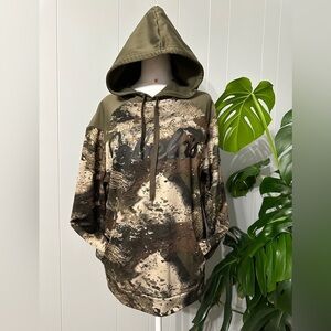 Cabela's Camouflage Hoodie with kangaroo pocket size SP